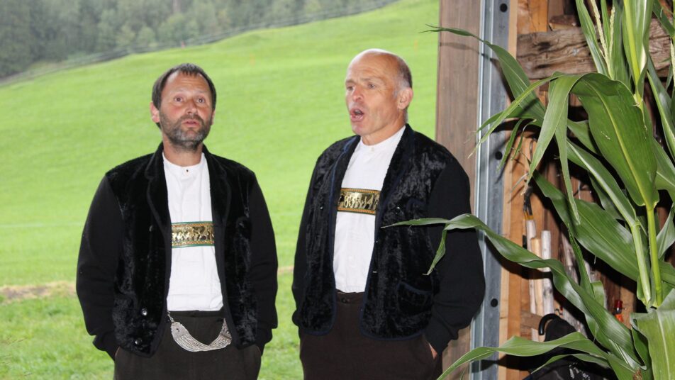 Jürg Höhener (links) und Markus Dörig umrahmten die Feier mit Gesang.