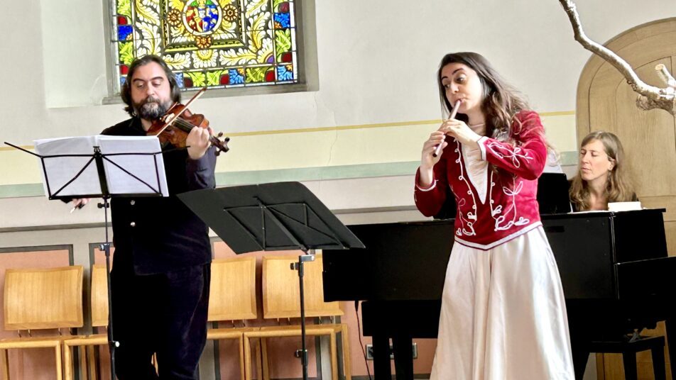 Das Trio Arpiné gab dem Jahresfest der Stiftung Sonneblick mit dem Vortragen von armenischer Musik den passenden Rahmen.