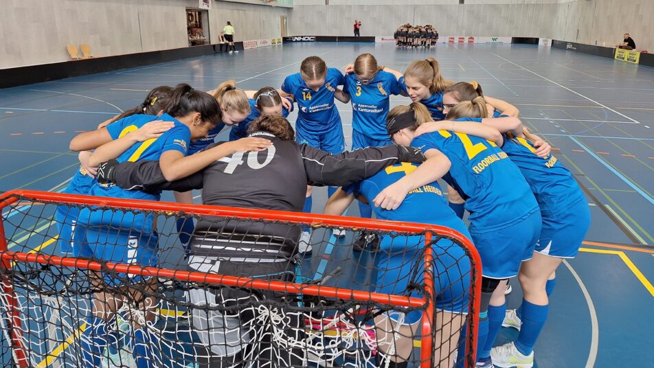 Voll motiviert stiegen die Unihockeyanerinnen aus Heiden in die letzte Meisterschaftsrunde in Flims. (Bild: zVg)