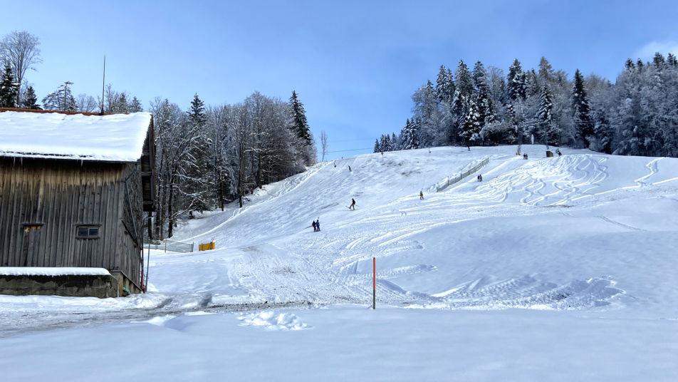 Bereits vor wenigen Tagen wurde am Skilift Urnäsch die Wintersaison 2023/24 eröffnet. (Bild: zVg) 