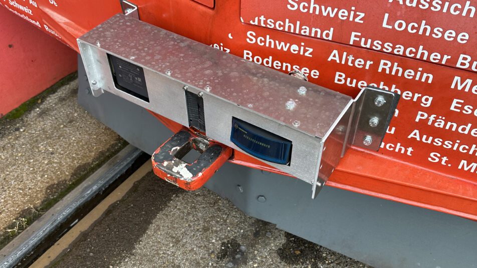 Das Kollisionswarnsystem im Detail am Triebwagen. (Bilder: zVg)