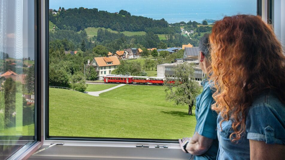Mit der Bahn entdecken Hotelgäste das Appenzellerland. (Bild: pd)