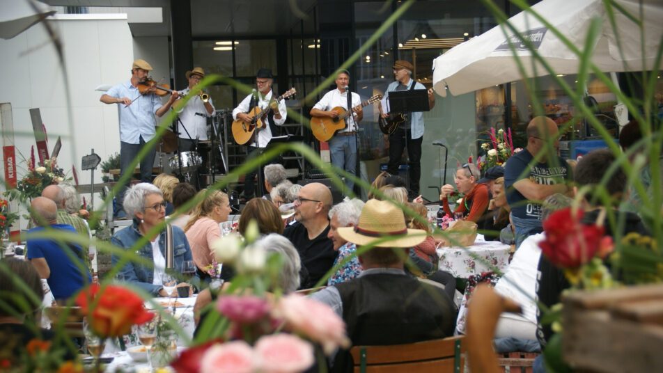 Gemütlichkeit und Musik beim «Blumenbinder». (Bilder: Werner Grüninger)