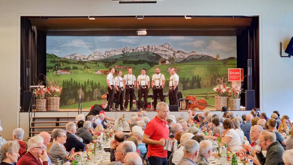Der Keller-Wittenwiler Schuppel aus Waldstatt begeisterte am Stobete-Obet die Gäste der Raiffeisenbank Appenzeller Hinterland. (Bild: zVg)