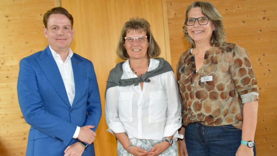 Yves Noël Balmer, Gaby Weber und Marlen Oggier prägten die Mitgliederversammlung der Spitex Vorderland 2023. (Bilder: Isabelle Kürsteiner)