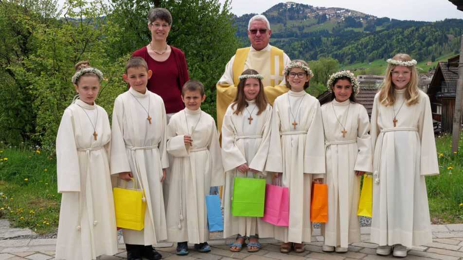 Eindrücke vom «Weissen Sonntag» in der Pfarrei Urnäsch-Hundwil. (Bilder: Lui Nef)