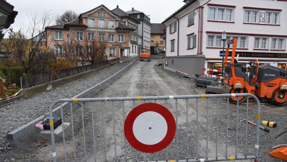 Aufgrund der engen Platzverhältnisse ist die Gaiserstrasse in diesem Bereich seit Anfang Oktober für den motorisierten Verkehr gesperrt. (Bilder: Hans Ulrich Gantenbein)