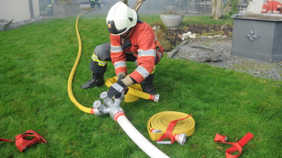 Die Alarmierung der Feuerwehr soll auch ohne Mobiltelefon funktionieren. (Bild: Hans Ulrich Gantenbein)