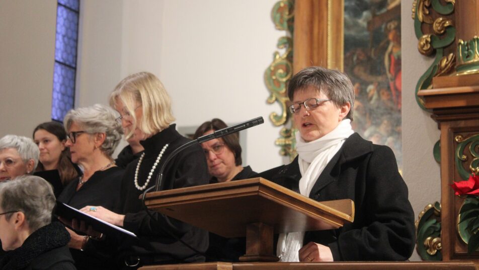 Kirchenchor-Präsidentin Ruth Corminboeuf-Schiegg las ebenfalls einen Text vor.