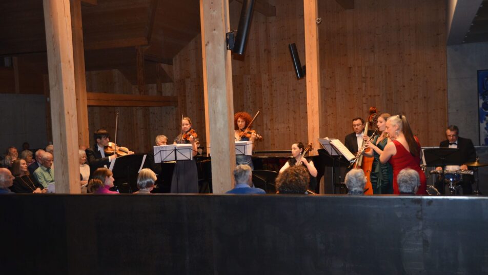 Das Johann-Strauss-Ensemble spielte an der Neujahrsgala in der «Ziegelhütte». (Bilder: Claudia Manser)