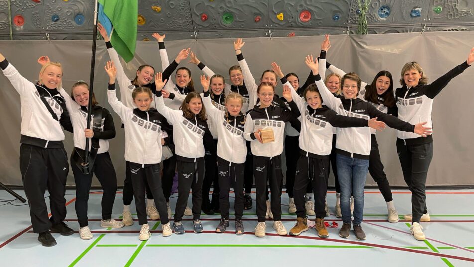 Die Geräteturnerinnen und -turner der Trainingsgemeinschaft Appenzell-Gais reisten an die Jugend-SM nach Lausanne. (Bild: zVg)