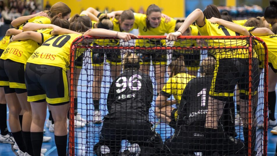 Für die Unihockey-Damen des UH Appenzell setzte es eine unglückliche Heimniederlage gegen Floorball Uri. (Bild: zVg)