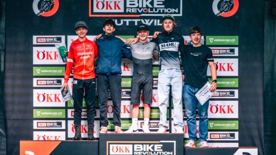 Der ÖKK-Bike-Revolution-Sieger Nick Knechtle (Mitte) zuoberst auf dem Podest.