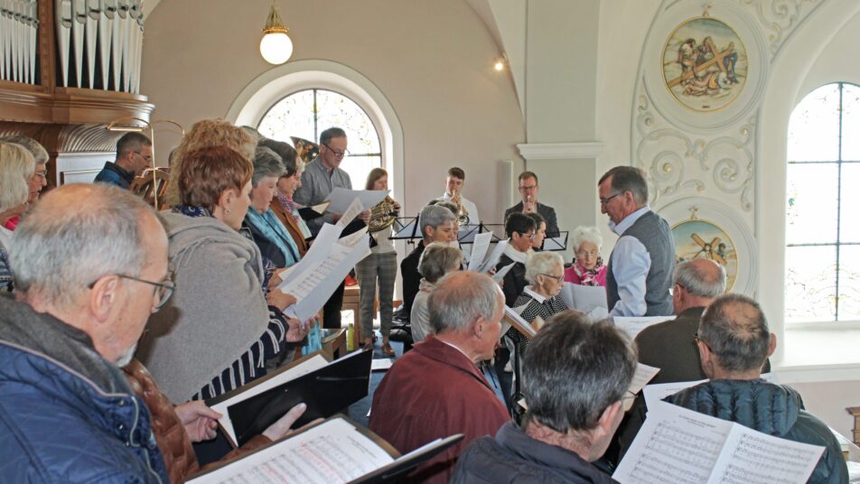 Der Schlatter Chor umrahmte den Gottesdienst am Kirchenfest musikalisch.  (Bilder: Vreni Peterer)